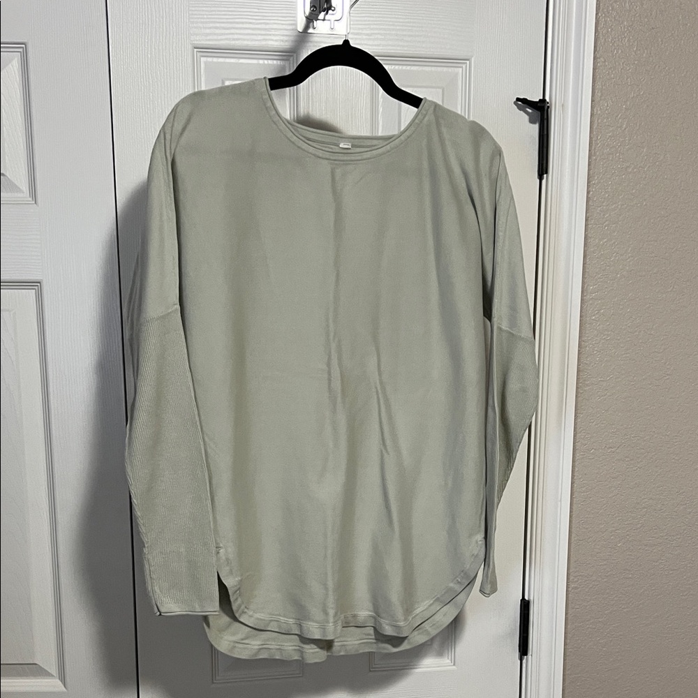 Lululemon Light Green Long Sleeve Knit Top - L